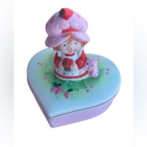 Vintage 1980s Strawberry Shortcake Sweet Love Figurine Trinket Box